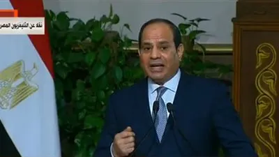 السيسي: الشرطة المصرية لا تتعامل مع المتظاهرين بالسلاح.. والتظاهر مكفول بالدستور