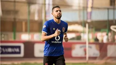       الأهلي يعاقب مؤمن زكريا قبل الرحيل لأحد السعودي