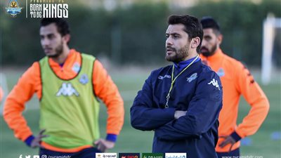 أحمد حسن يقود تدريبات بيراميدز