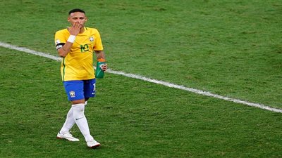 مدرب البرازيل يفاجيء الجماهير بتصريح صادم عن نيمار