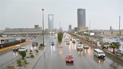 هطول الأمطار على أجزاء من مدينة الرياض