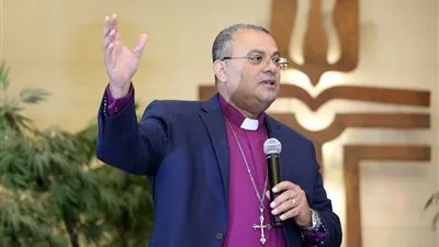 القس أندريه زكي يفتتح كنيسة ملوي الإنجيلية غدا