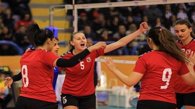 سيدات الأهلي في مواجهة الصيد بالبطولة العربية للطائرة اليوم