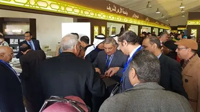 عرض العرائس بجناح الأزهر يجذب جمهور معرض الكتاب