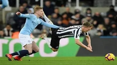 نيوكاسل يقهر مانشستر سيتي ويقدم هدية غالية لزملاء محمد صلاح