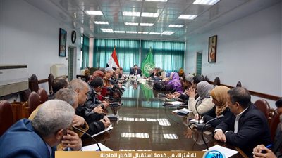 محافظ القليوبية: تفعيل برنامج تطوير الخدمات للقضاء على الروتين (صور)