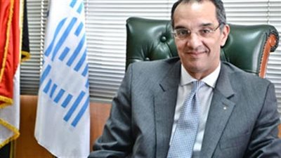وزير  الاتصالات: ٣٥ مكتب بريد يقدمون خدمة التوثيق من خلال الشباك الواحد 