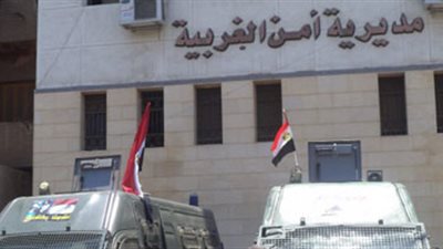 حداد يوثق عاطل في شجرة عقابًا على تحرشه بنجلته فيى الغربية