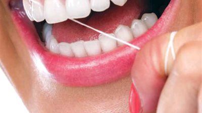 دراسة: تنظيف الأسنان يوميا يقي من الزهايمر