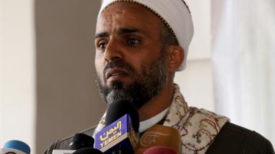 مفتي حوثي يدعو لقتال أبناء حجور وضربهم 