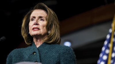 بيلوسي ترفض تمويل جدار ترامب على الحدود مع المكسيك