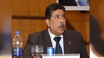 غضب بين العاملين بـ