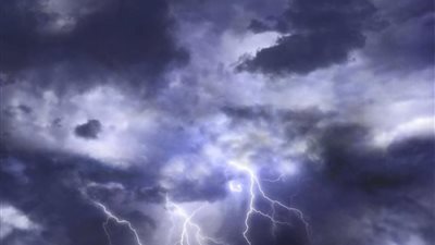 سُحُب رعدية ممطرة على 6 مناطق خلال ساعات