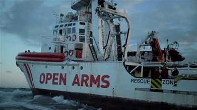 إيطاليا: احتجاز سفينة 