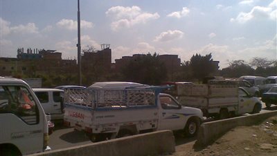 إعادة فتح الطريق الزراعي بطوخ إثر وقوع حادث تصادم سيارة ملاكي بعمود إنارة