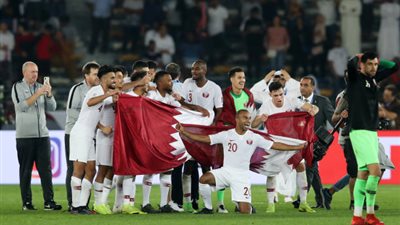 منتخب قطر يتوج بكأس آسيا على غرار التجربة الفرنسية