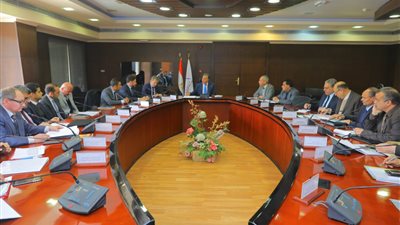 وزير النقل يشدد على 