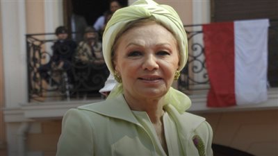 زوجة شاه إيران: أمريكا والغرب دعما الخميني وأوصلاه للسلطة