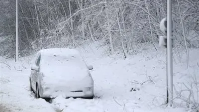 بريطانيا.. إغلاق مئات المدارس وتعطل المرور بسبب الثلوج