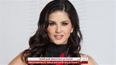 هل زوجها وراء لياقتها؟ ساني ليون بجسم رائع في الصالة الرياضية (فيديو)