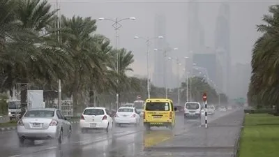 شرطة أبوظبي تحذر السائقين من تقلبات الطقس الأيام المقبلة