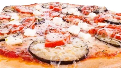 طريقة تحضير البيتزا بالباذنجان والثوم