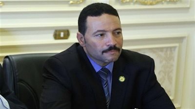 برلماني يُطالب بتخصيص 20 مليار جنيه من ناتج تقنين الأراضي لتحسين أوضاع المعلمين