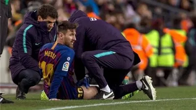 أخر تطورات إصابة ميسي وموقفه من المشاركة في كلاسيكو الأرض