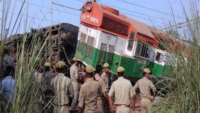 مقتل وإصابة 17 شخصا فى خروج قطار عن مساره شرق الهند