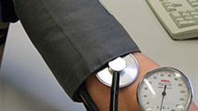 تطوير جهاز ذكي جديد لقياس المعدلات الحيوية بجسم الانسان