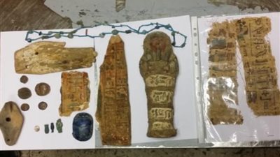 إحباط تهريب 26 قطعة أثرية إلى تركيا عبر مطار الغردقة (صور)