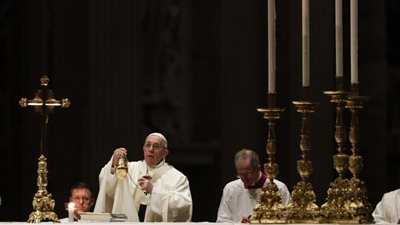 البابا فرانسيس يدعو إلى إغاثة اليمن بينما يستعد لزيارة الإمارات