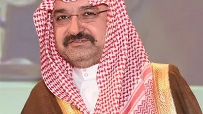 الأمير مشعل بن ماجد يكرم مجموعة عبدالمحسن بن صالح الراجحي وأبناءه