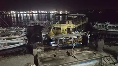 وقوع حادث تصادم بين معدية أهالي وعدد من اللانشات النهرية بالأقصر (صور) 