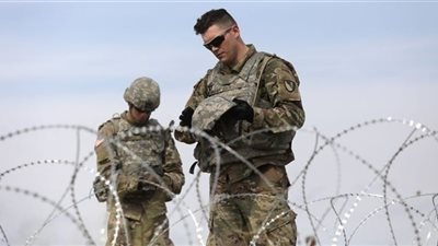 البنتاجون يعتزم نشر 3750 جندياً على الحدود مع المكسيك