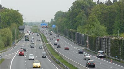 بعد تحذيرات الأرصاد.. نصائح هامة للسائقين على الطرق السريعة