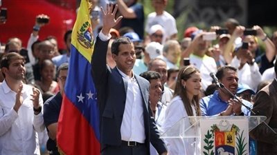 فرنسا: الاعتراف بخوان غوايدو رئيسا مؤقتا لفنزويلا
