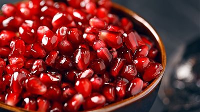 لرجيم صحي قبل زفافك.. تعرفي على فوائد الرمان المذهلة 