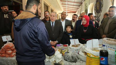 محافظ كفرالشيخ يفتتح معرض منتجات برنامج 