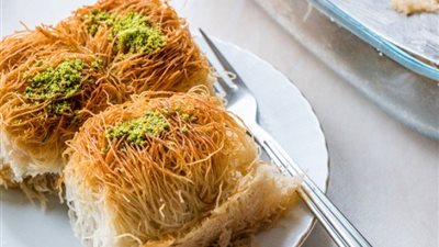 أصابع الكنافة بالقشطة.. المكونات وطريقة التحضير