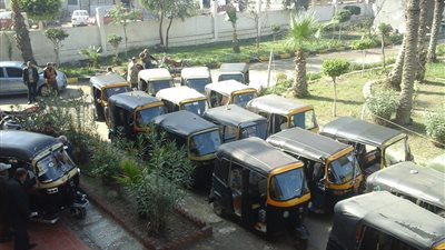 ضبط عشرات التكاتك الغير مرخصة في دمياط 