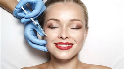 تعرفي على فوائد وأضرار عمليات حقن الدهون في الوجه
