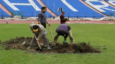 استاد القاهرة على رأس انتقادات 