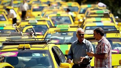 إيران.. تظاهر سائقي سيارات الأجرة في خرم أباد