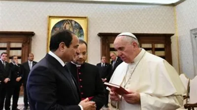 البابا فرنسيس يرسل برقية للرئيس السيسي.. ويؤكد: أصلي لكل شعب مصر  