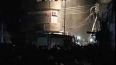 عاجل.. أول صور من موقع انهيار عقار بوسط الأقصر