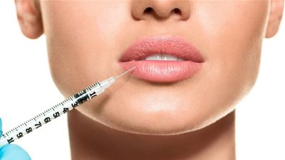تجنبا للمخاطر.. معلومات يجب عليكِ معرفتها قبل حقن شفاهكِ بالفيلر