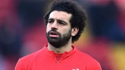 خطوة مفاجئة تقرب محمد صلاح من برشلونة.. وتعليق ناري من ميدو!