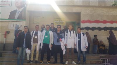 طلاب عين شمس يشاركون في آخر قافلة طبية من أسبوع شباب الجامعات