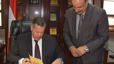 عاجل.. محافظ بني سويف يعتمد نتيجة الشهادة الإعدادية (صور) 